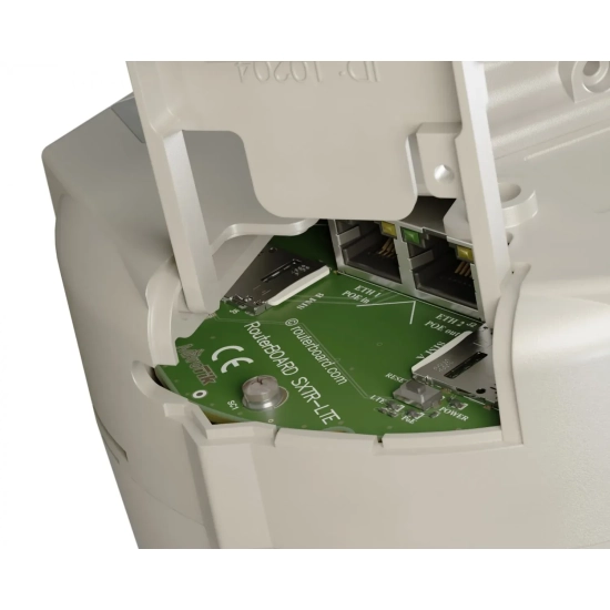 Modem LTE MikroTik SXT LTE6 SXTR&FG621-EA Cat 6 PoE