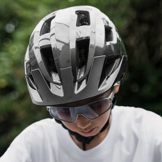 ROCKBROS Kask rowerowy młodzieżowy LK-67 z odpinanym daszkiem 54–58 cm