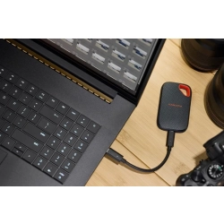 Zewnętrzny dysk SSD SanDisk Extreme Portable SSD V3 2 TB w kolorze czarnym, wariant SDSSDE70-2T00-G25.