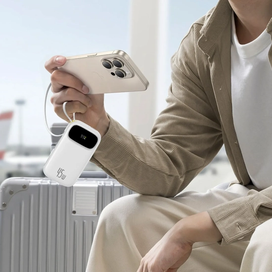Powerbank 10000mAh 45W FC31 Qpow 3 z wyświetlaczem kablami USB-C iPhone