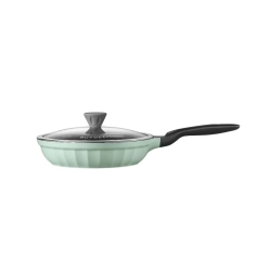 Patelnia BUYDEEM CP182-CG 28 cm Cozy Greenish. Zdjęcie przedstawia dokładny wariant CP182-CG.