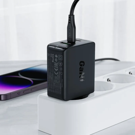 ACEFAST Szybka ładowarka sieciowa GaN 2x USB-C USB-A PPS PD QC4+ 65W biała