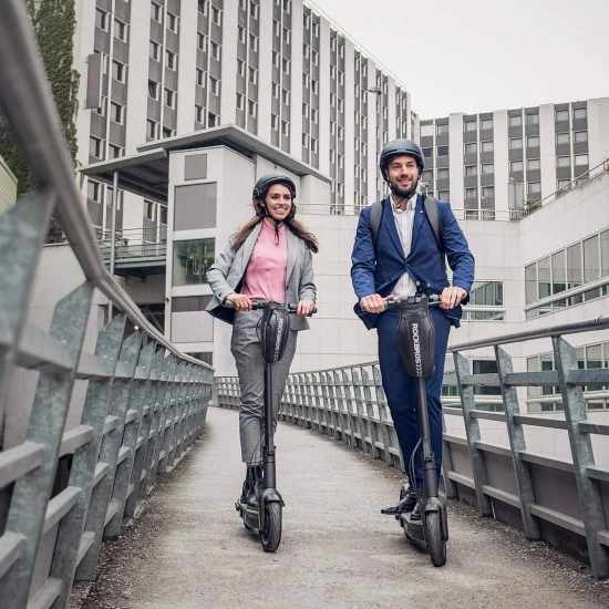 ROCKBROS Torba wodoodporna na kierownicę lub ramę roweru hulajnogi 2 l