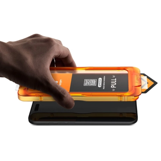 SPIGEN Szkło hartowane na iPhone 17 Pro z aplikatorem - 3 szt.