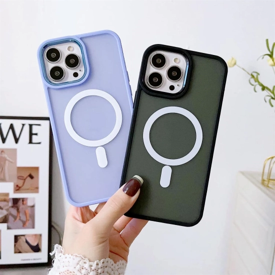 HURTEL Magnetyczne etui z MagSafe do iPhone 15 Plus otworki pod smycz
